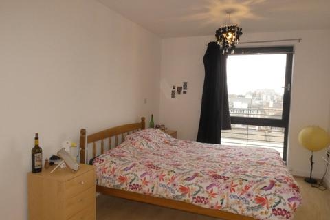 2 bedroom flat to rent, Lovelace House, West Ealing