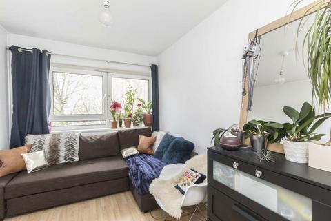 3 bedroom flat to rent, Clem Attlee Court, London SW6
