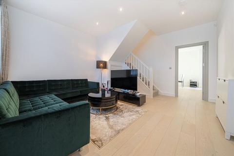 2 bedroom maisonette for sale, Diggers Lane, Weybridge KT13