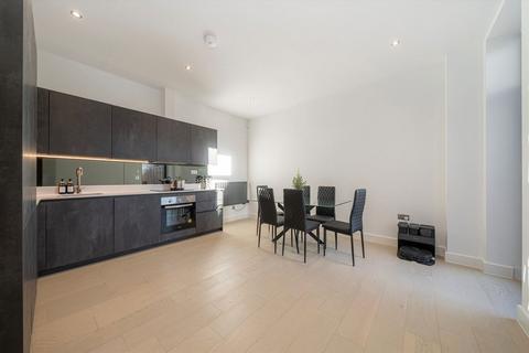 2 bedroom maisonette for sale, Diggers Lane, Weybridge KT13