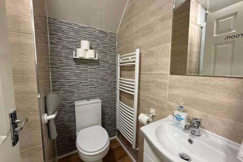 undefined, Chapel Road, Hounslow TW3