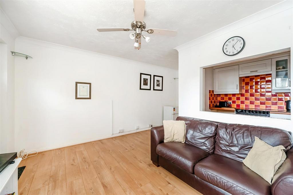 Lounge/Kitchen
