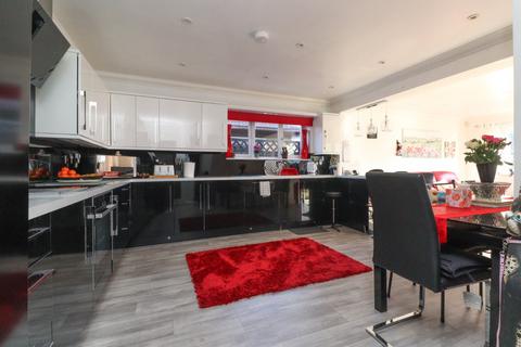 3 bedroom bungalow for sale, Princes Gardens, Margate, Kent, CT9