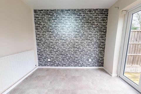 3 bedroom terraced house to rent, Roundway, Shrewsbury