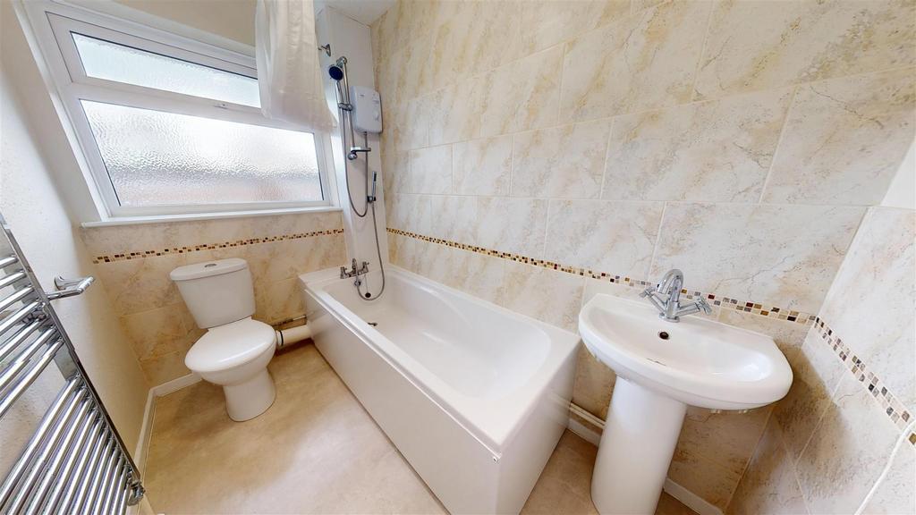 Roundway, 26 Bathroom.jpg