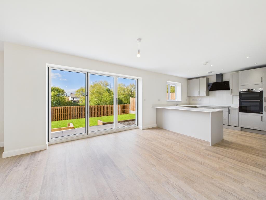Ely Kitchen/Dining