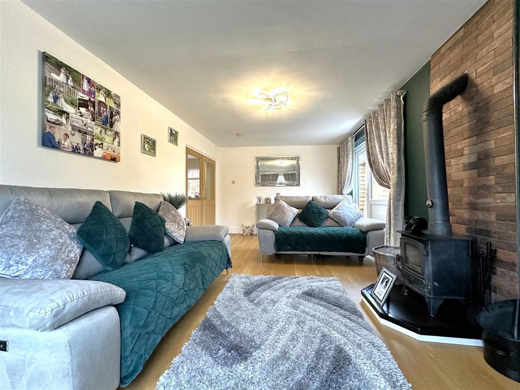 Living Room 087