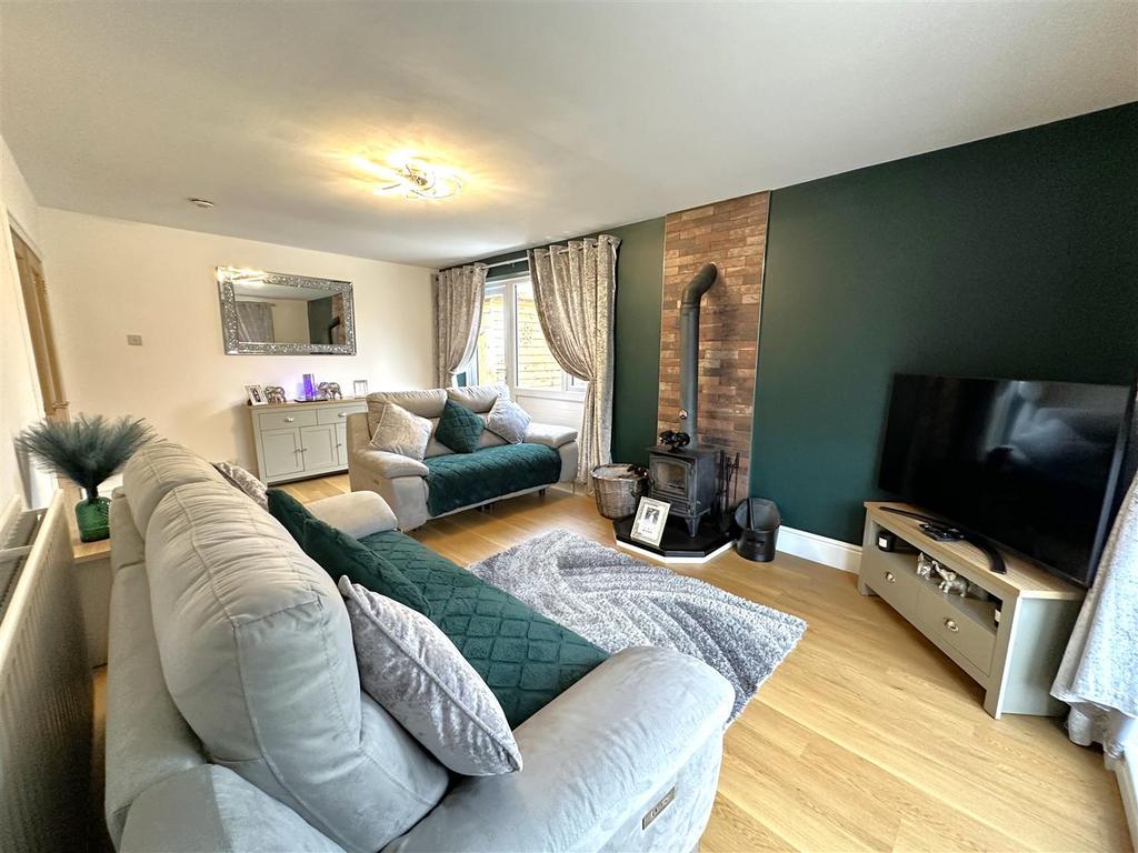 Large Living Room 084