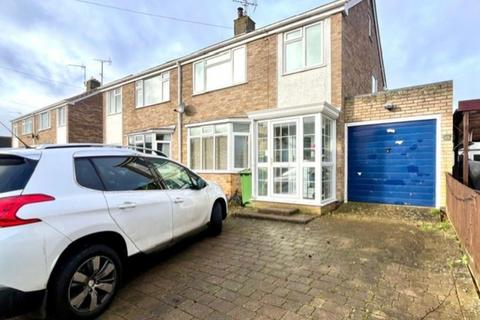 4 bedroom semi-detached house for sale, Stanwell Drive, Middleton Cheney OX17
