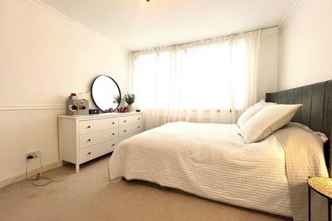 4 bedroom semi-detached house for sale, Stanwell Drive, Middleton Cheney OX17
