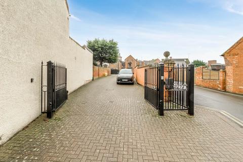 undefined, Clifton Court, Newport Pagnell MK16
