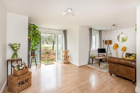 2 bedroom flat for sale, Fryers Lane, High Wycombe HP12
