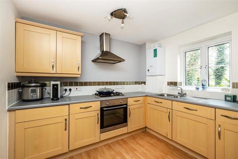 2 bedroom flat for sale, Fryers Lane, High Wycombe HP12