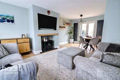3 bedroom semi-detached house for sale, Croft Road, Balby, Doncaster