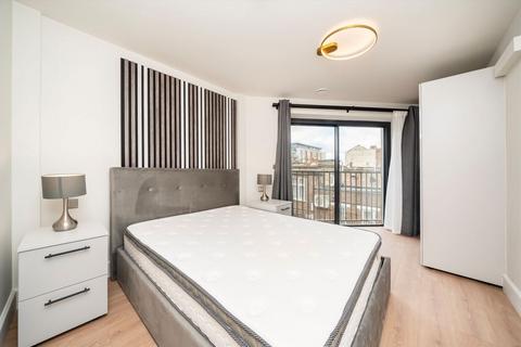 2 bedroom flat to rent, Uxbridge Road, London W5