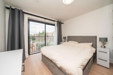 2 bedroom flat to rent, Uxbridge Road, London W5