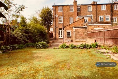 4 bedroom end of terrace house to rent, Philip Lane, London, N15