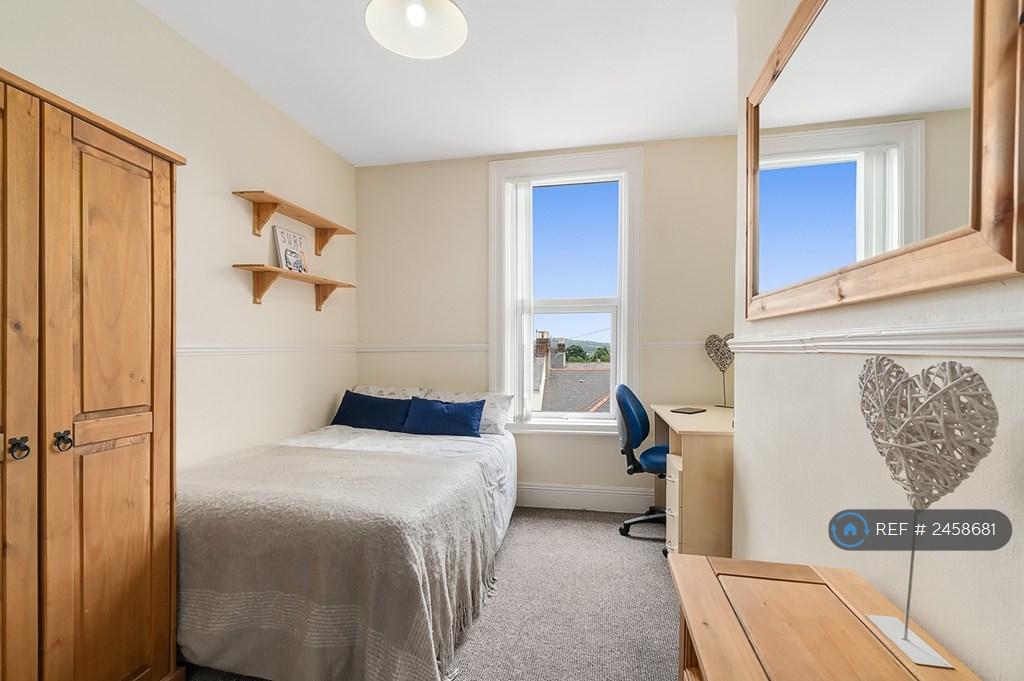 Top Floor  Bedroom