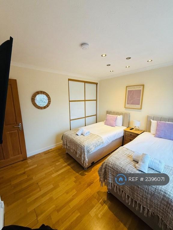 Room1