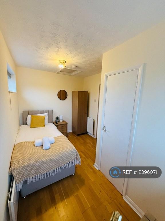 Room4