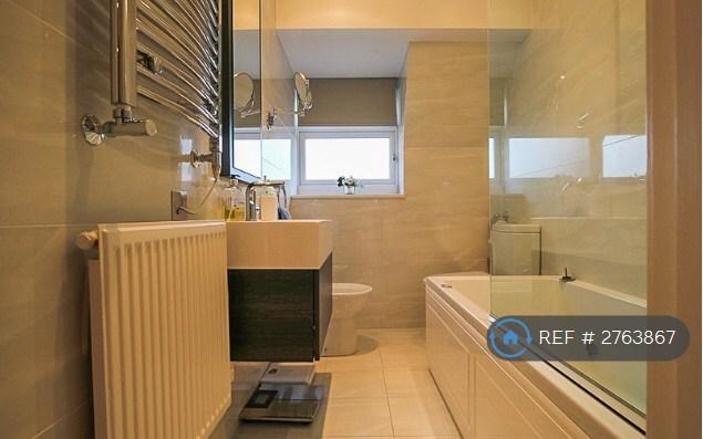 Bathroom Upstairs
