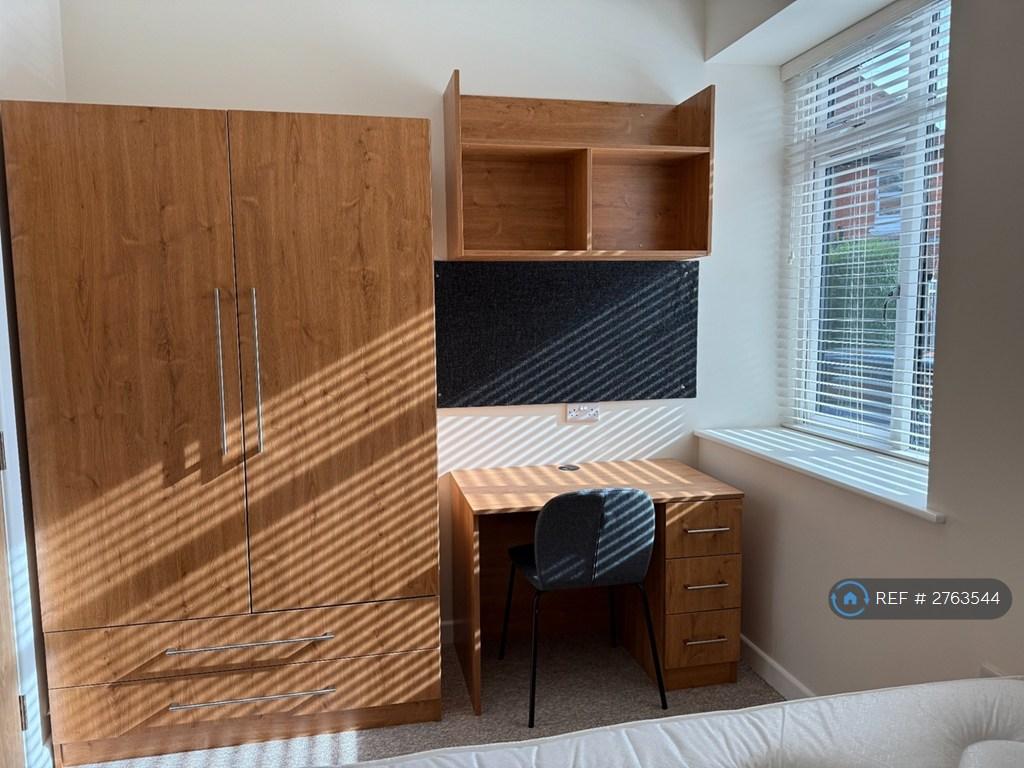 Bedroom Storage And Study Space