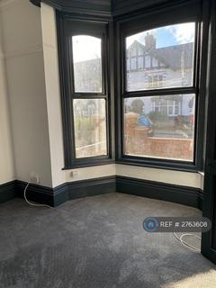 3 bedroom terraced house to rent, Wellowgate, Grimsby, DN32