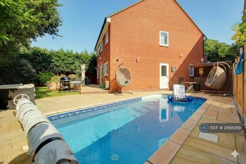 undefined, Robertson Drive, Wickford, SS12