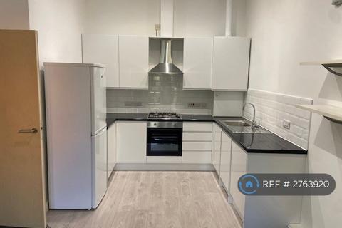 2 bedroom flat to rent, Alexandra Park House, Manchester, M16