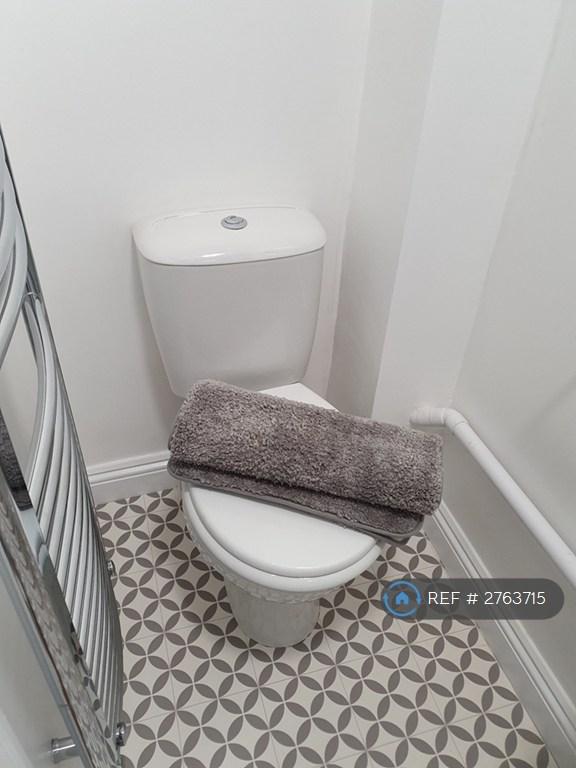 Room 1 Ensuite