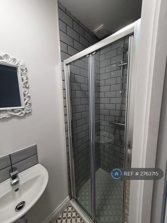Room 1 Ensuite