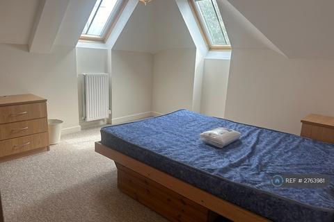 2 bedroom flat to rent, Conel Court, Bournemouth, BH9