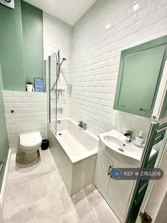 2 bedroom flat to rent, Brixton, London, SW2