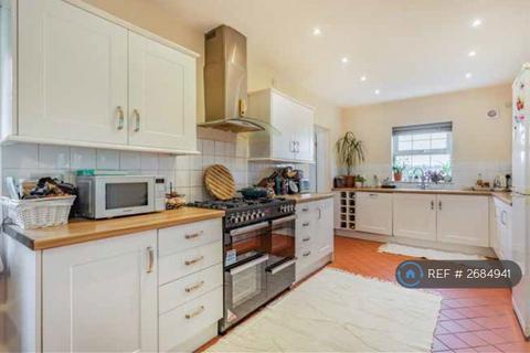 4 bedroom detached house to rent, Pipewell Road, Nr Rushton, NN14