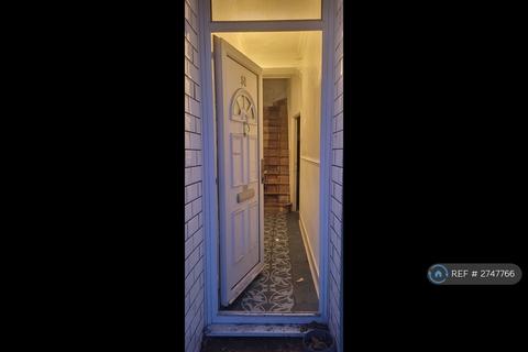 3 bedroom terraced house to rent, Welbeck Road, London, E6