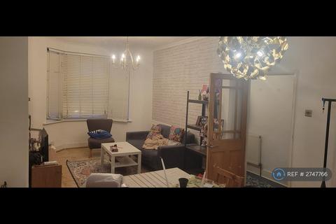 3 bedroom terraced house to rent, Welbeck Road, London, E6