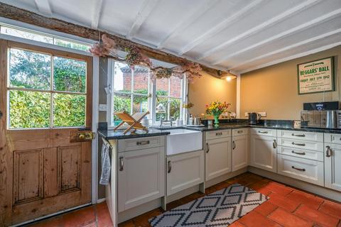 2 bedroom cottage for sale, The Street, Appledore, Kent TN26 2BU