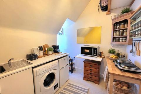 Studio to rent, Belsize Lane, Belsize Park, NW3