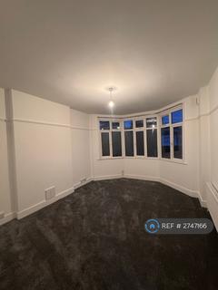 2 bedroom flat to rent, Truro Road, London, N22