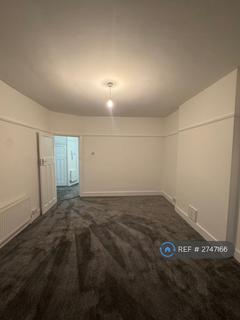 2 bedroom flat to rent, Truro Road, London, N22