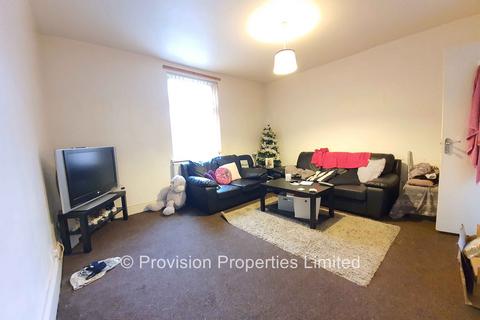 2 bedroom end of terrace house to rent, Harold Walk, Hyde Park LS6