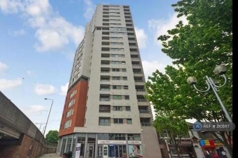 2 bedroom flat to rent, Raphael House, Ilford, IG1