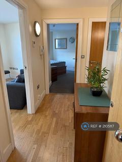 2 bedroom flat to rent, Raphael House, Ilford, IG1