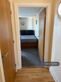 2 bedroom flat to rent, Raphael House, Ilford, IG1
