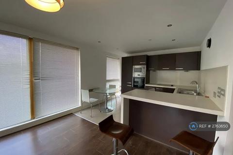2 bedroom flat to rent, Cypress Place, Manchester, M4