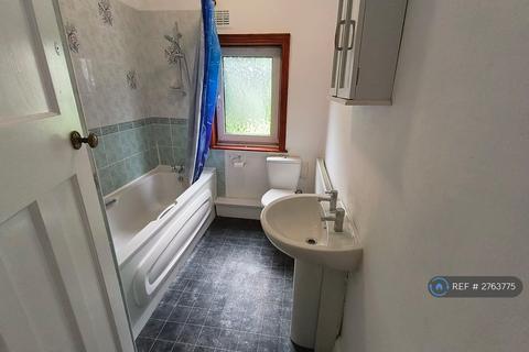 2 bedroom semi-detached house to rent, Richmond Street, Stoke-On-Trent, ST4