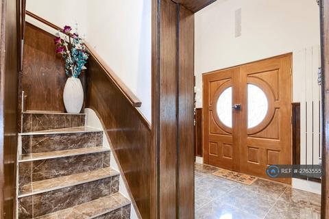 undefined, Donnington, Newbury, RG14