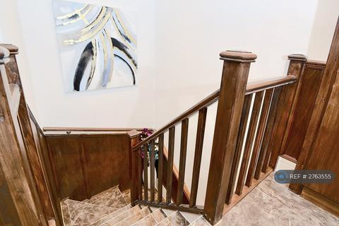undefined, Donnington, Newbury, RG14