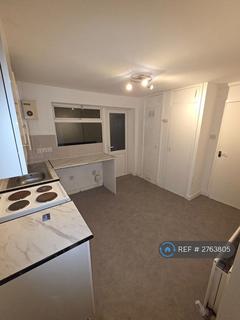 2 bedroom flat to rent, Carmel Road, Halifax, HX3
