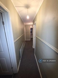 2 bedroom flat to rent, Carmel Road, Halifax, HX3